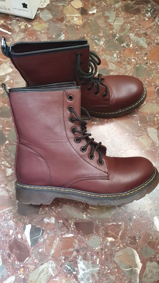 Botas granate mujer n 38 de segunda mano por 20 EUR en Valencia en WALLAPOP