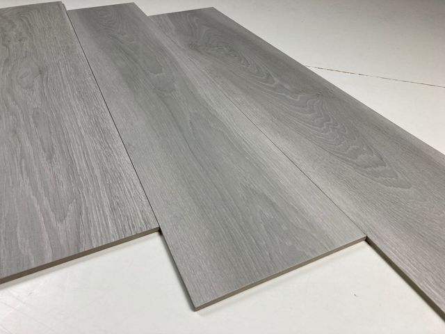 Madera INOUT Raul fresno mate gris