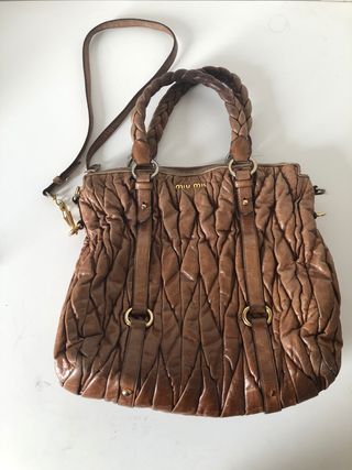 BOLSO MIU MIU de segunda mano por 95 EUR en Barcelona en WALLAPOP