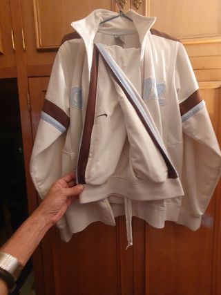Chándal Nike Cortez 72Z de segunda mano por 20 EUR en Madrid en WALLAPOP
