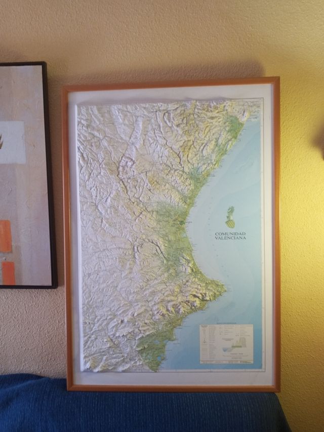 cuadro d la comunidad valenciana en relieve