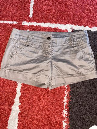 Bermudas mujer bershka de segunda mano por 5 EUR en Bergara en WALLAPOP