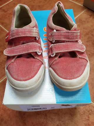 ZAPATILLAS CANVAS LONA ROJAS BIOMECANICS Nº 28 de segunda mano por 3 EUR en  Guadalajara en WALLAPOP