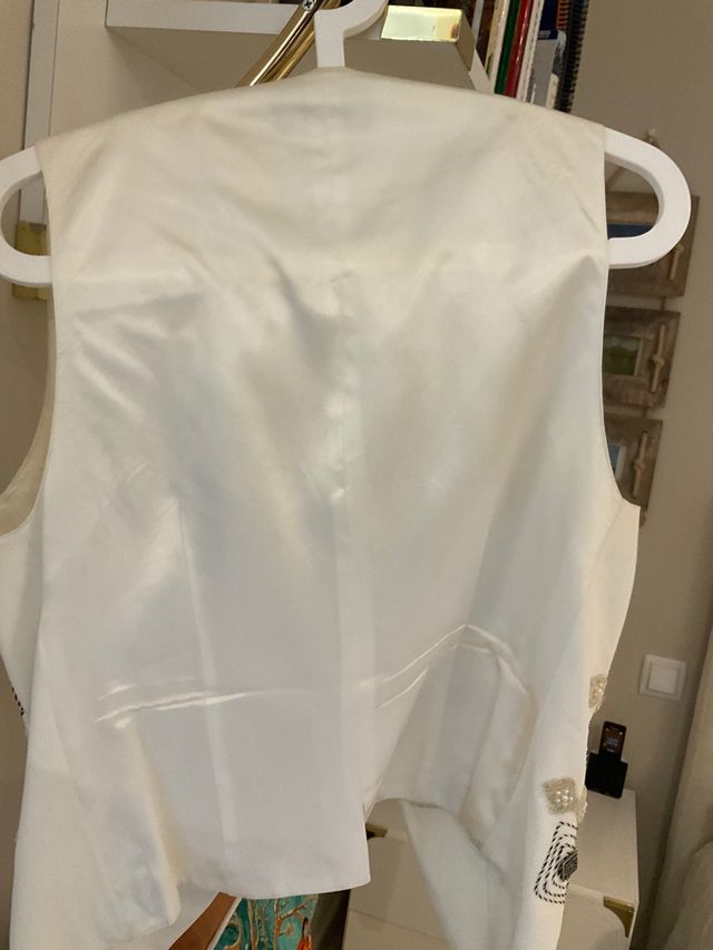 CHALECO VINTAGE Y MUY ACTUAL