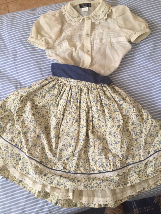 Conjunto de falsa y blusa