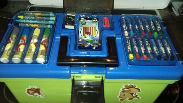 MALETÍN DE PINTURAS DE BEN 10.