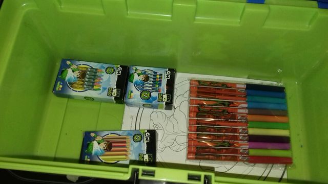 MALETÍN DE PINTURAS DE BEN 10.