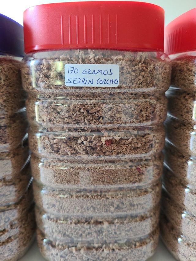 Botes de serrin de corcho