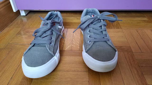 Zapatillas 5even 7ive. Talla 35