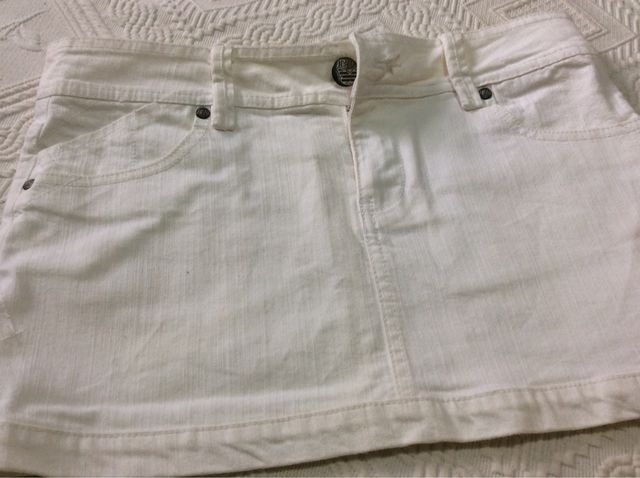 Falda blanca talla 38 INSIDE