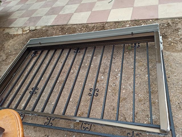 ventanal 2 metros con persiana, mosquitera y reja