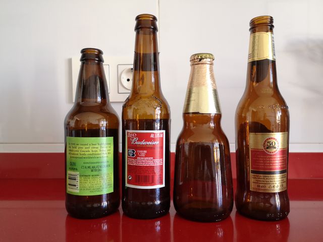 Colección de 8 botellines de cerveza americana