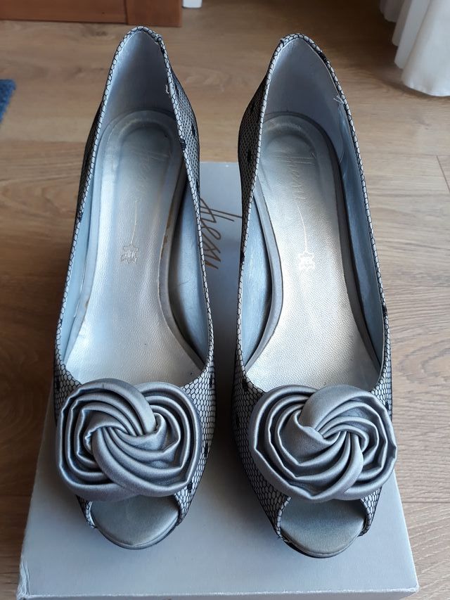 Zapatos gris plata