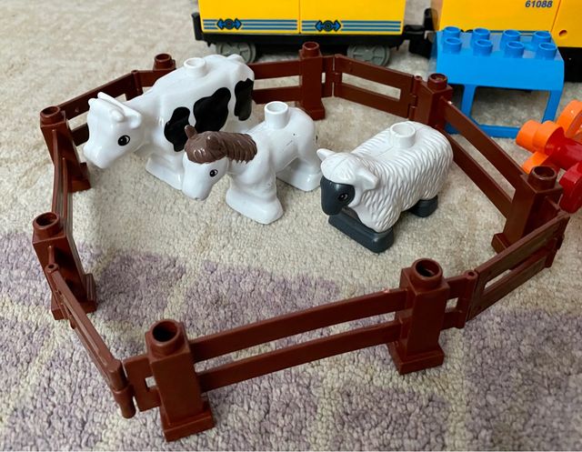 TREN JUGUETE IMPECABLE LUZ Y SONIDO