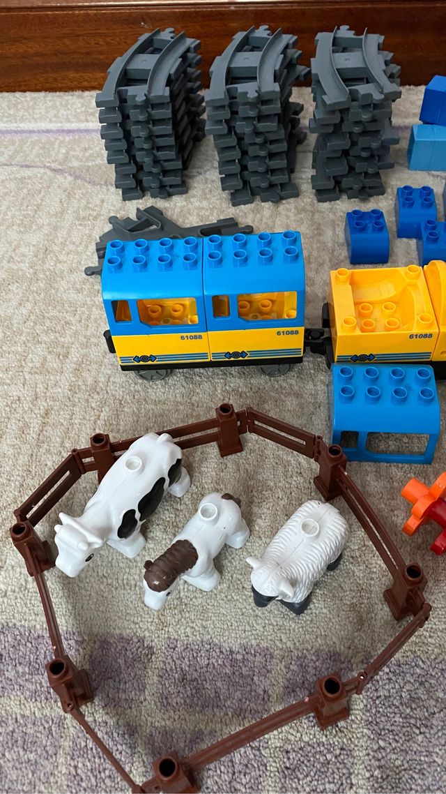 TREN JUGUETE IMPECABLE LUZ Y SONIDO