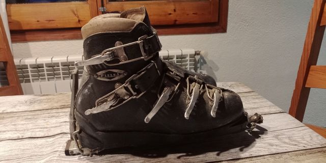 Botas de esquí antiguas