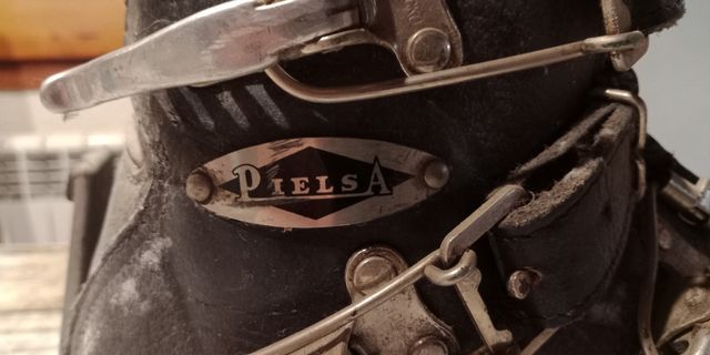 Botas de esquí antiguas