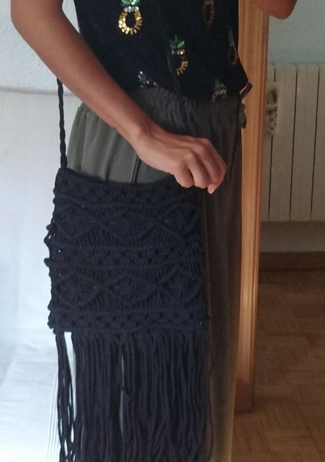 bolso negro de cuerdas