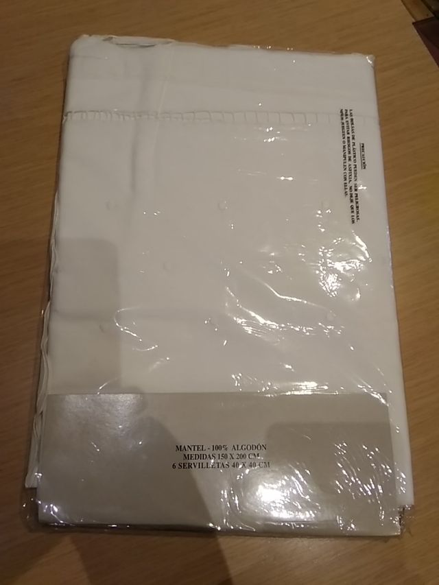 mantelería blanca Jesús del Pozo