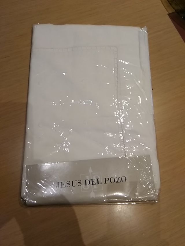 mantelería blanca Jesús del Pozo