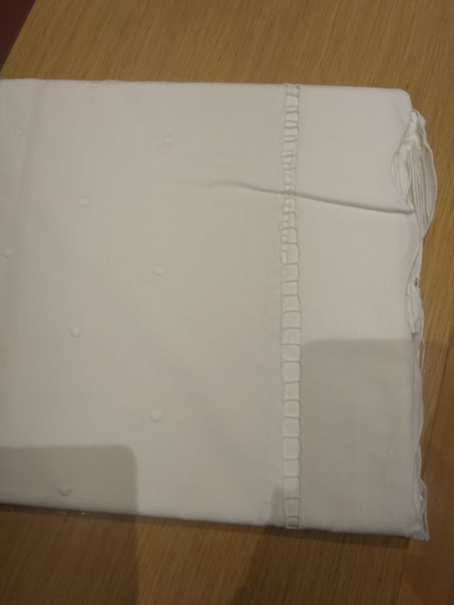 mantelería blanca Jesús del Pozo