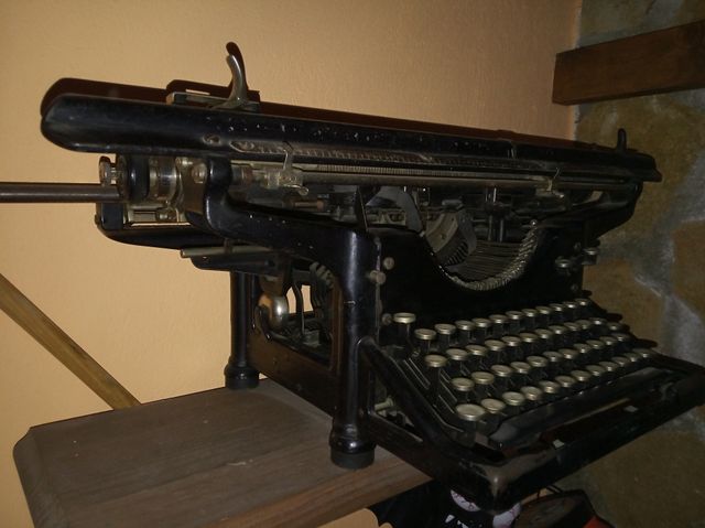 Máquina de escribir.