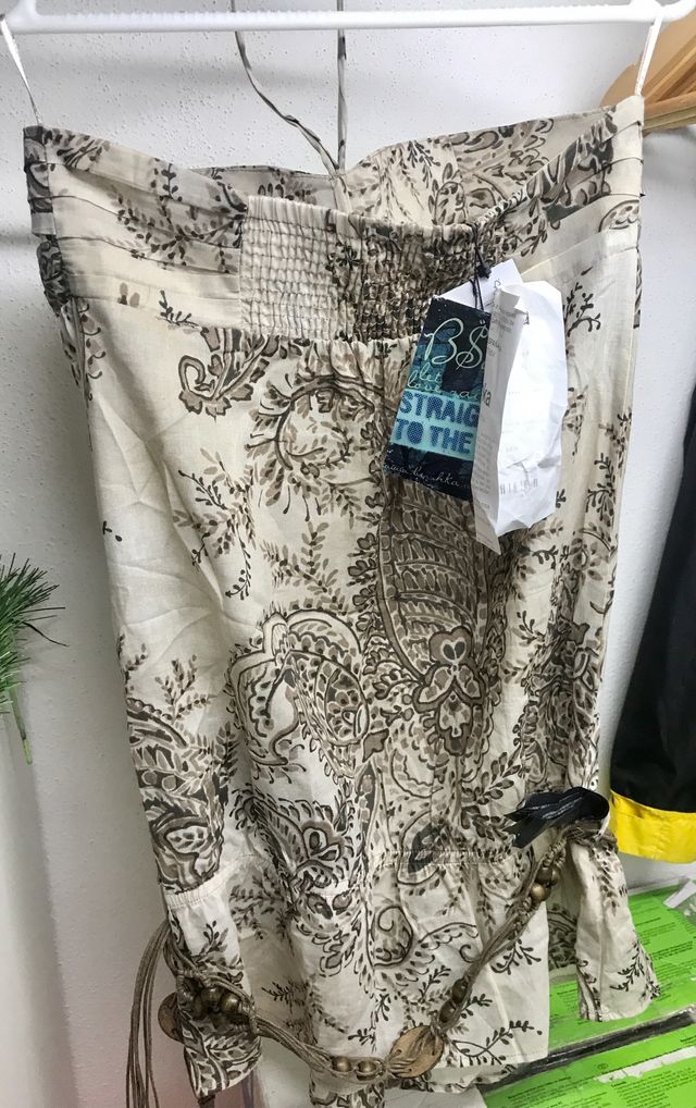 Blusa palabra de honor BERSHKA, talla M