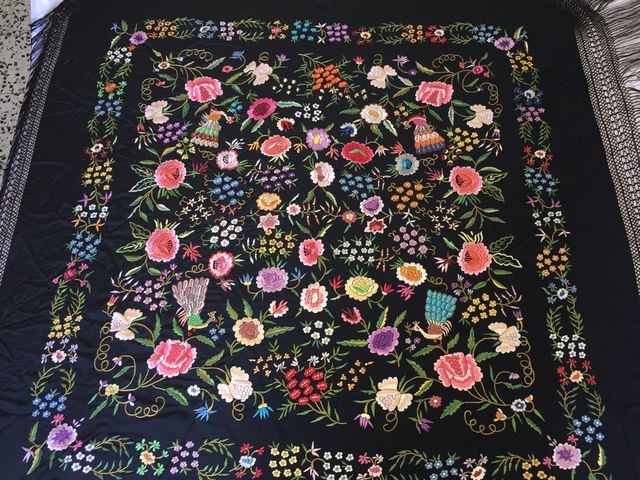 Mantòn de Manila hecho a Mano