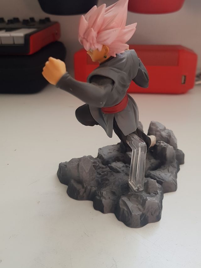 Banpresto- Goku Súper saijan Pink original japones