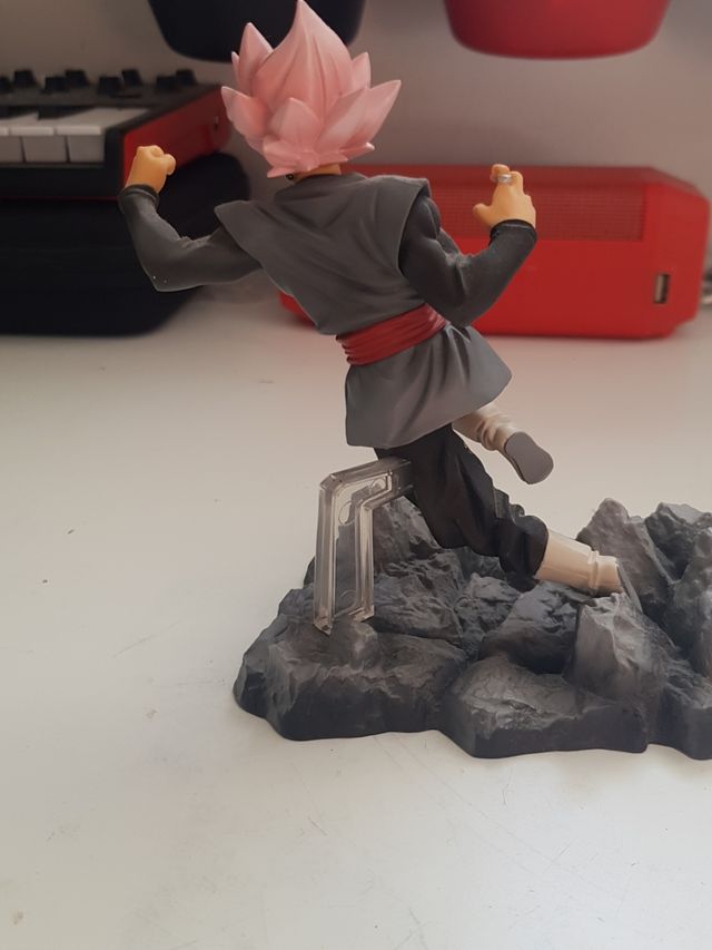 Banpresto- Goku Súper saijan Pink original japones