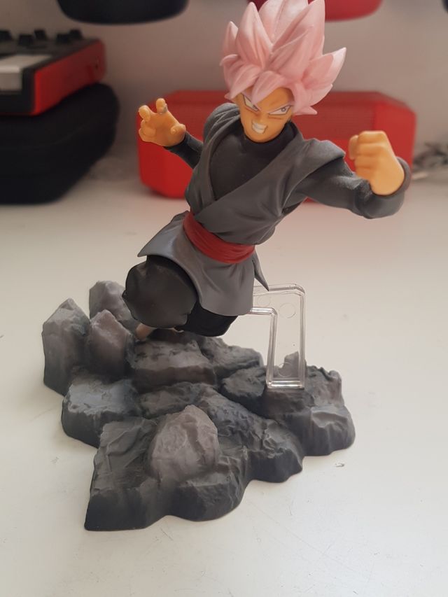 Banpresto- Goku Súper saijan Pink original japones