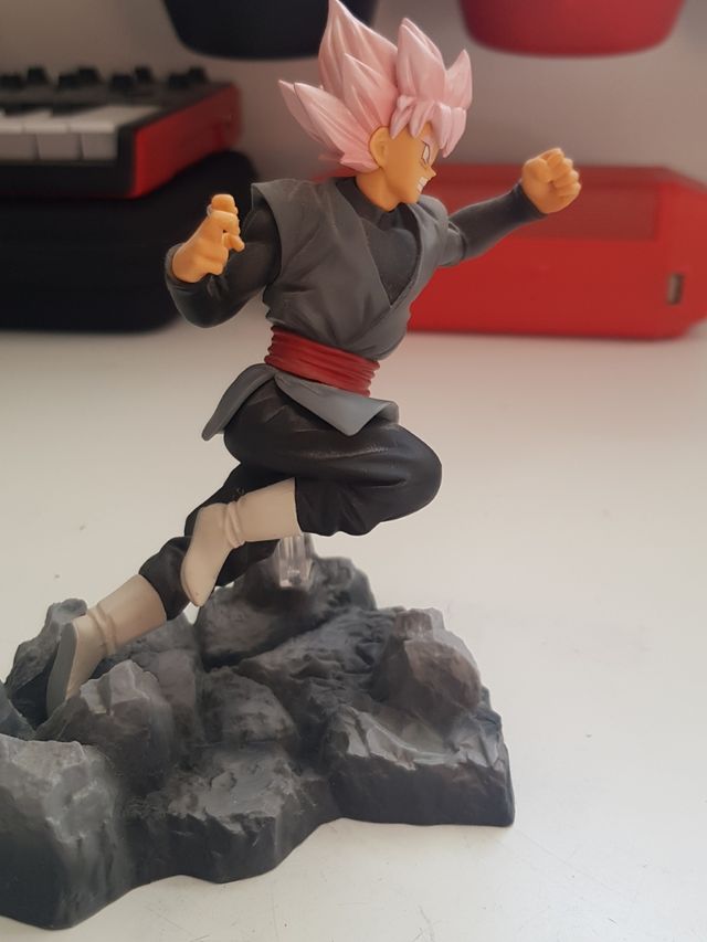 Banpresto- Goku Súper saijan Pink original japones