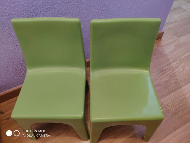 SILLAS DE PLÁSTICO