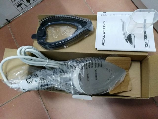 Plancha marca ROWENTA Estrenar ¡!