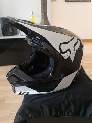 Casco FOX V1 Revn talla M de segunda mano por 90 EUR en Argentona en  WALLAPOP