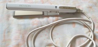 Plancha de pelo Revlon White Dream de segunda mano por 20 EUR en Alcalá la  Real en WALLAPOP