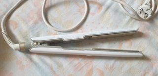 Plancha de pelo Revlon White Dream de segunda mano por 20 EUR en Alcalá la  Real en WALLAPOP