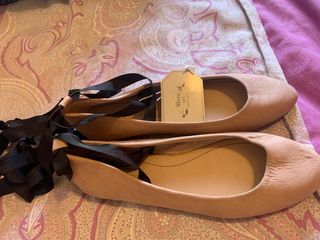 Balerinas con tiras en la pierna sfera talla 38 de segunda mano por 5 EUR  en Madrid en WALLAPOP