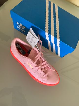 Adidas Sleek rosas y rojo fluor frambuesa 40 de segunda mano por 75 EUR en  Madrid en WALLAPOP