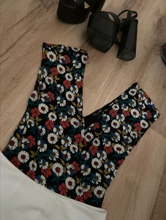 Body Zara escote en V Nuevo. Talla S.