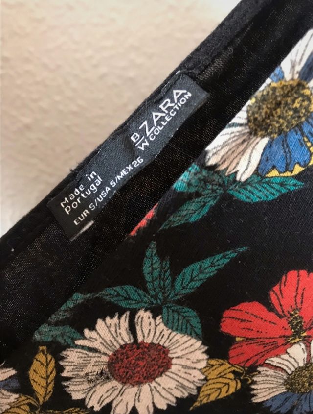 Body Zara escote en V Nuevo. Talla S.