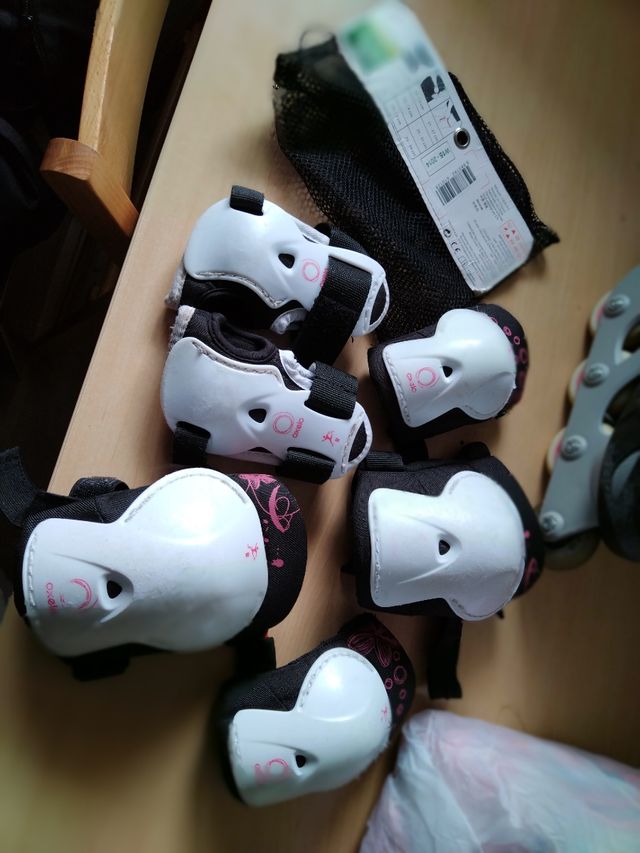 patines, casco y protecciones