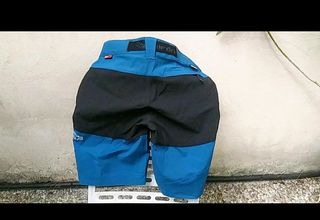 Pantalón corto montaña mujer de segunda mano por 25 EUR en Torrelodones en  WALLAPOP