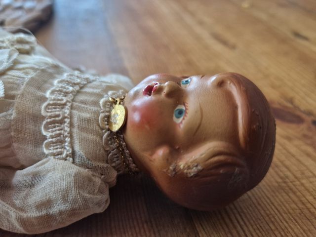 Dos muñecas muy antiguas