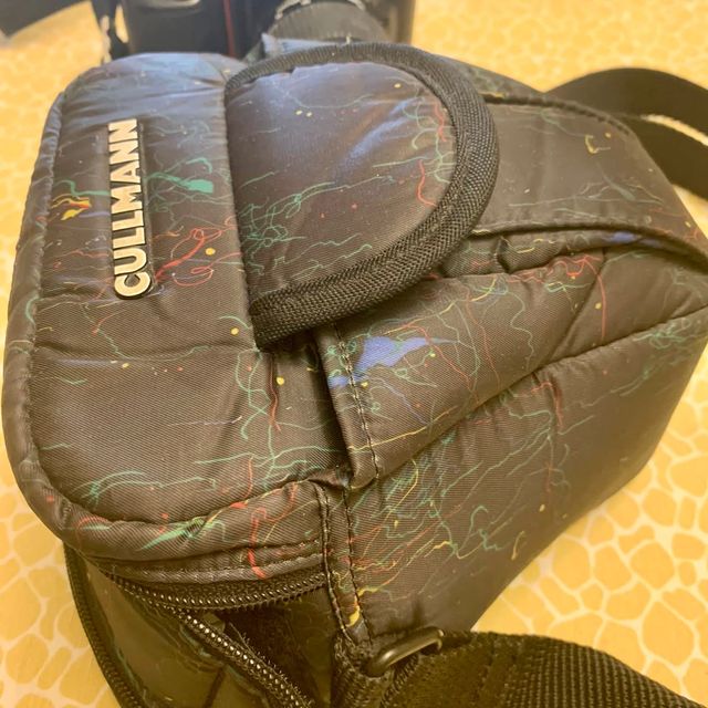 Cámara Nikon F50 + objetivo AF Nikkor