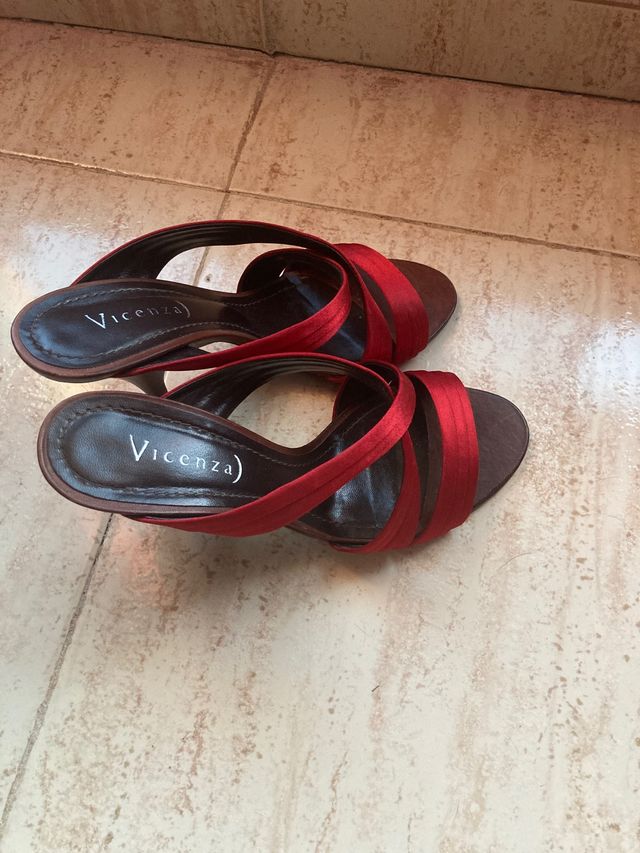 Sandalias tacón rojas