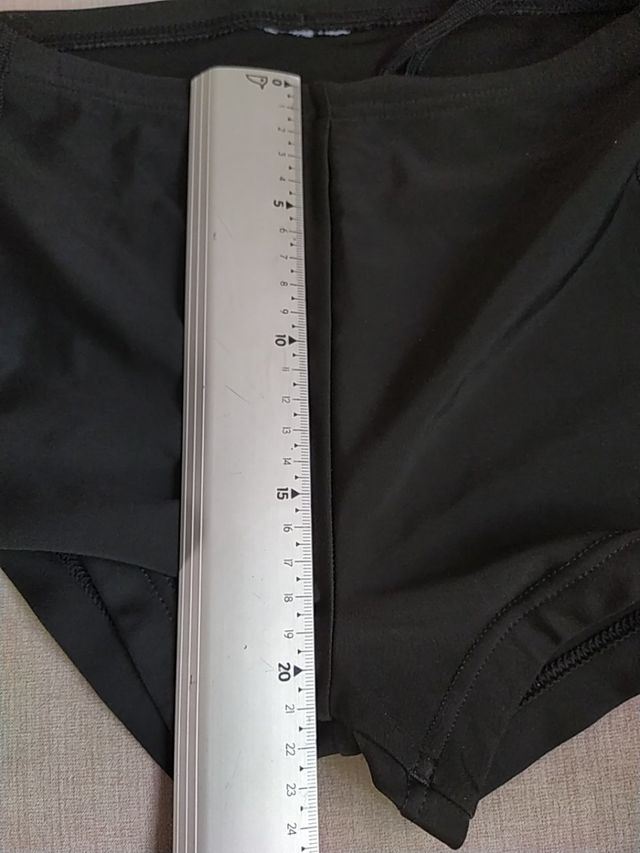 Roupa de banho Adidas tamanho 14