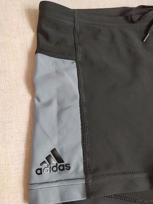 Roupa de banho Adidas tamanho 14