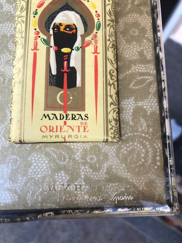 ESTUCHE MADERAS DE ORIENTE COLECCIÓN