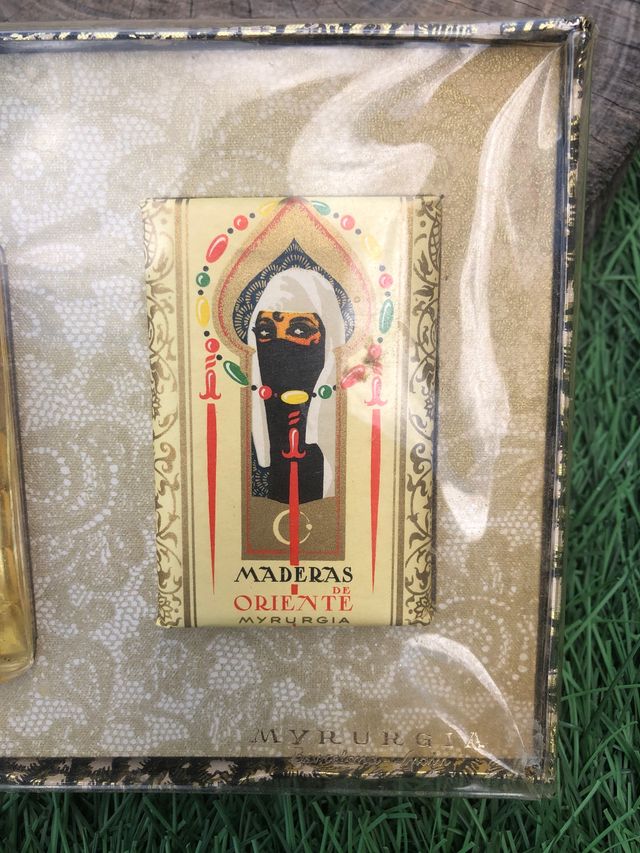 ESTUCHE MADERAS DE ORIENTE COLECCIÓN